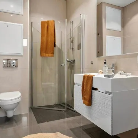 Apartamento Sentrumsnaer Ved Sjoen! Fast Parkering Bergen