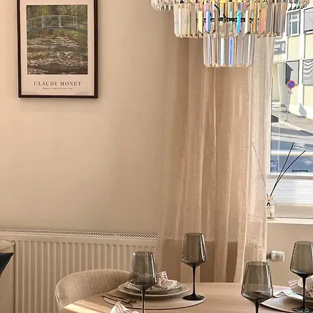 Apartamento Sentrumsnaer Ved Sjoen! Fast Parkering *