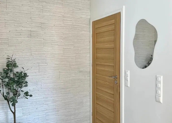 Sentrumsnaer Ved Sjoen! Fast Parkering