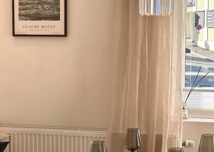 公寓 Sentrumsnaer Ved Sjoen! Fast Parkering *