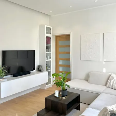 Apartamento Sentrumsnaer Ved Sjoen! Fast Parkering *