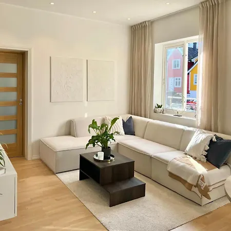 Apartamento Sentrumsnaer Ved Sjoen! Fast Parkering *