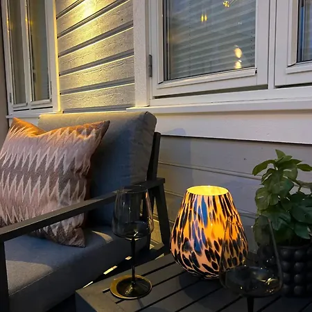 Apartamento Sentrumsnaer Ved Sjoen! Fast Parkering